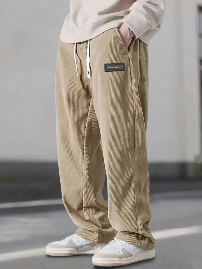Herren Cordhose – Dehnbar, Kordelzug & Taschen