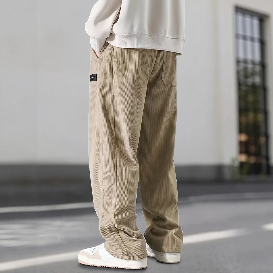 Herren Cordhose – Dehnbar, Kordelzug & Taschen
