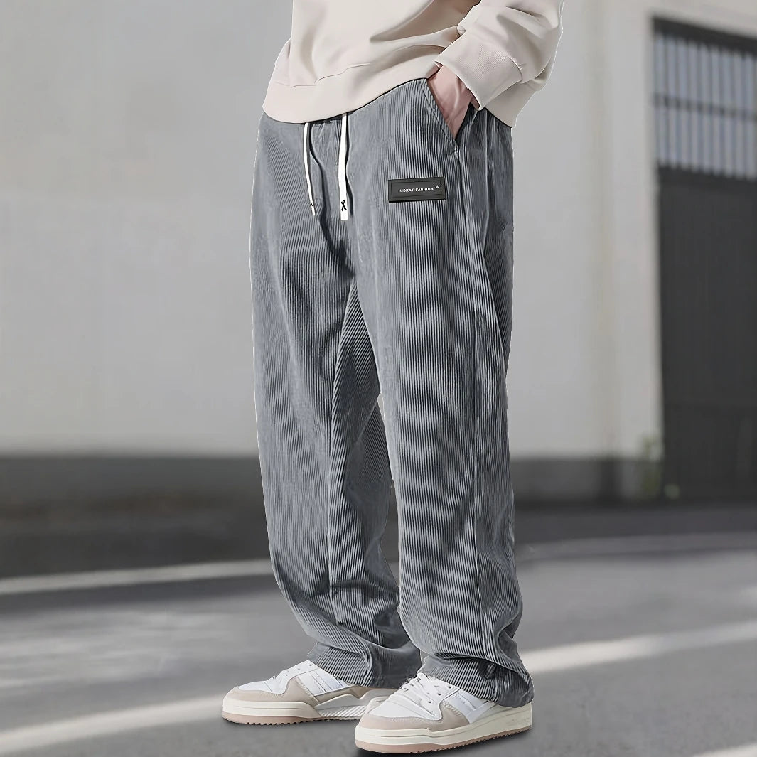 Herren Cordhose – Dehnbar, Kordelzug & Taschen