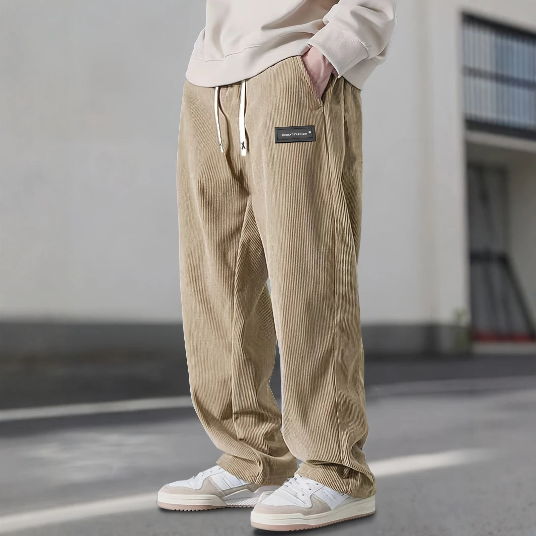 Herren Cordhose – Dehnbar, Kordelzug & Taschen