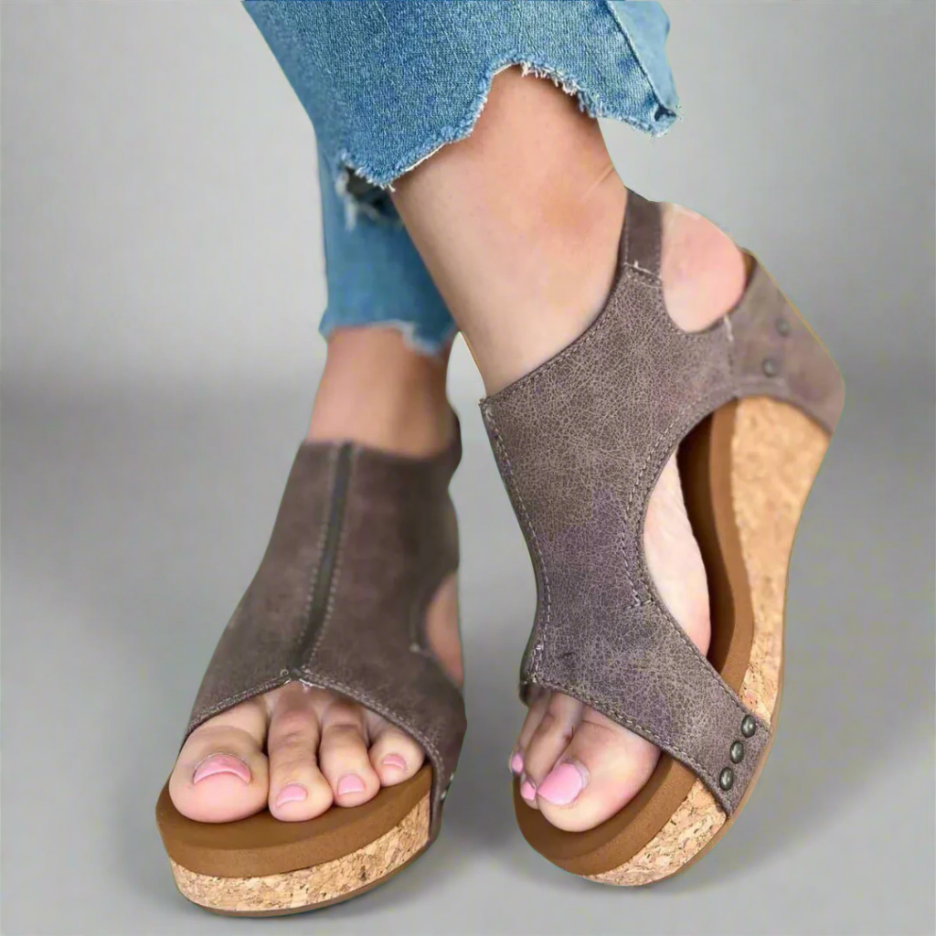 Kinga – Handgefertigte orthopädische Sandalen