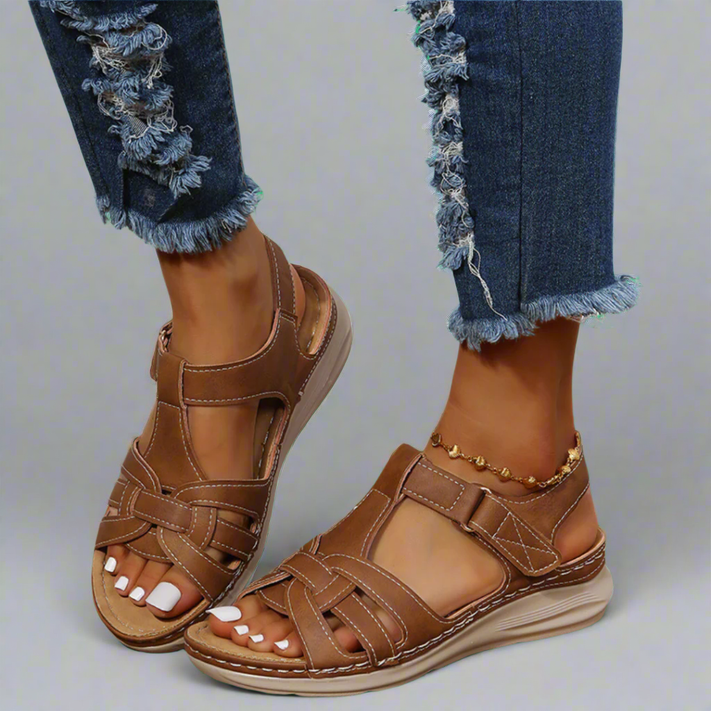 Marlena – Handgefertigte orthopädische Ledersandalen