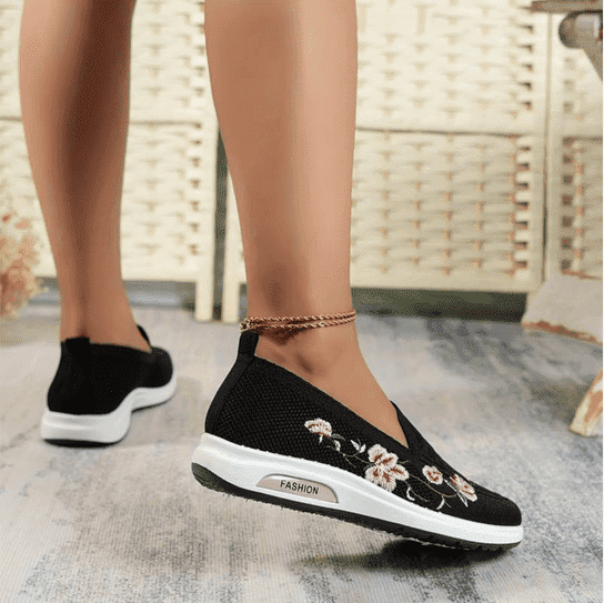Oliwia – Wygodne ortopedyczne buty slip-on z kwiatami
