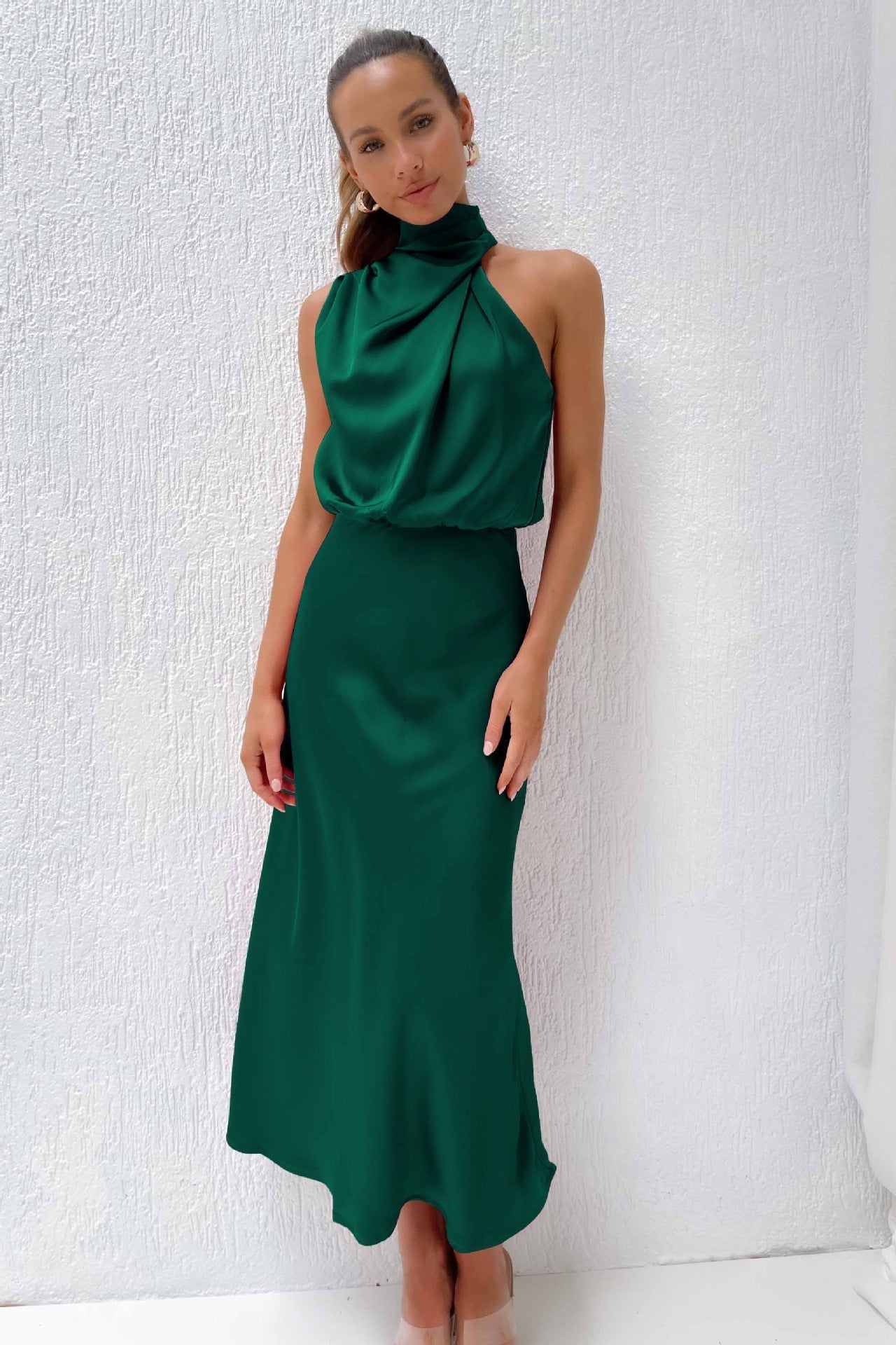 DAS JULIA KLEID