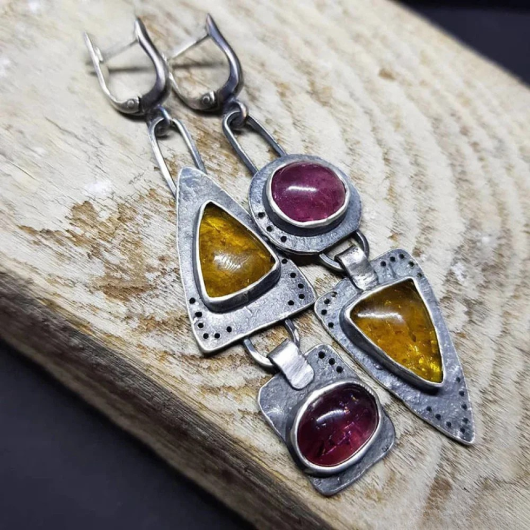 Dreieckige geometrische Ohrringe im Vintage-Stil