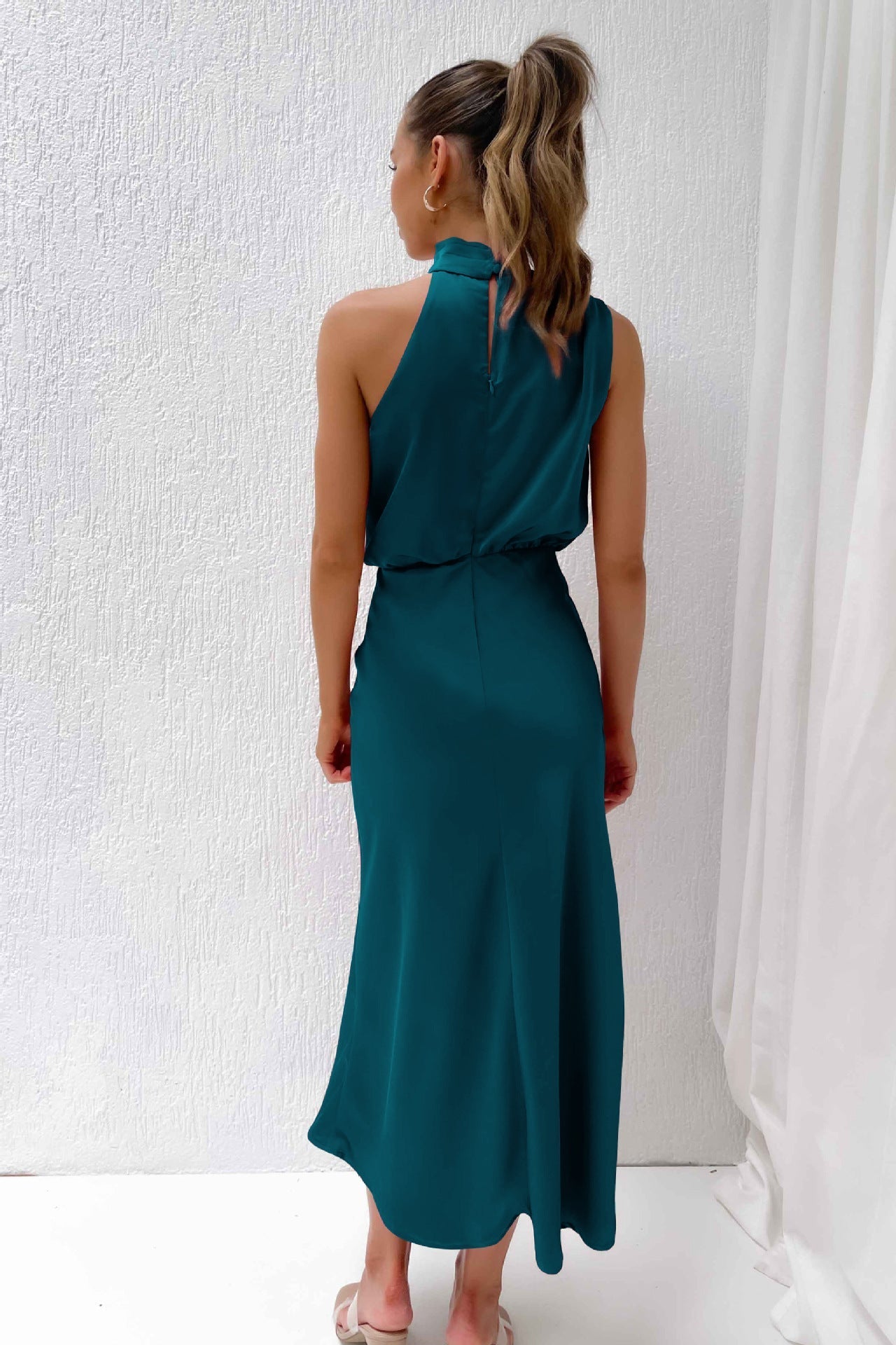 DAS JULIA KLEID
