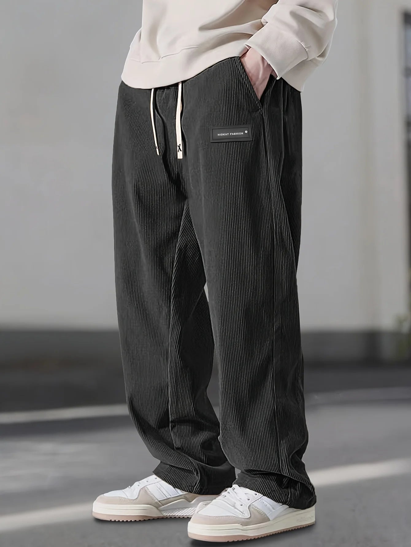 Herren Cordhose – Dehnbar, Kordelzug & Taschen